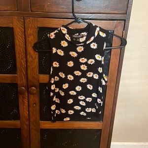 Black crop top with daisies